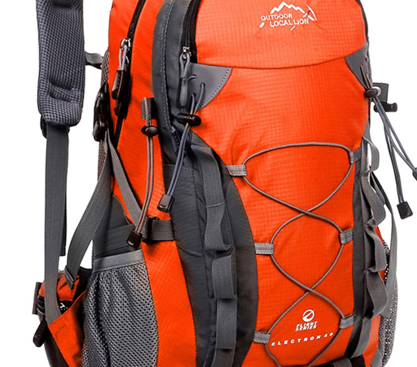 40 L Hiking Backpack Whistle Buckle Breathable Straps